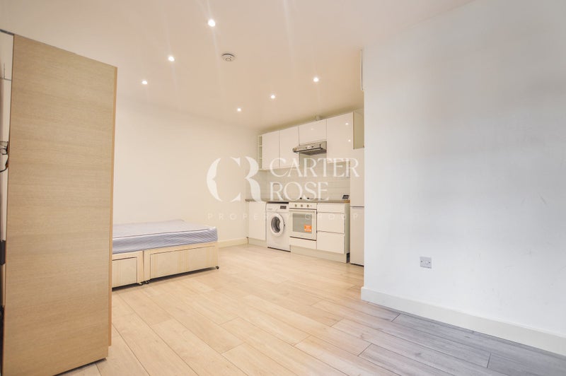 'Fab studio flat on The Boulevard on Balham High Rd' Room to Rent from