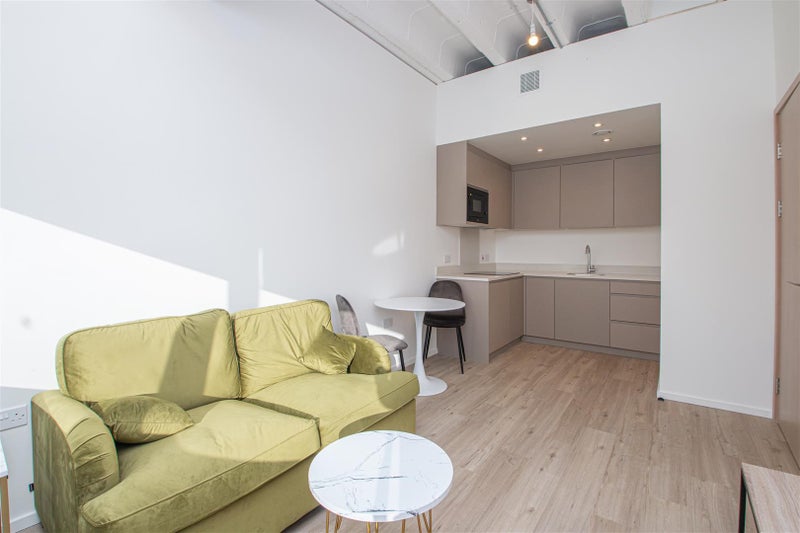 '£100 Per Day Room available Short Let Only' Room to Rent from SpareRoom