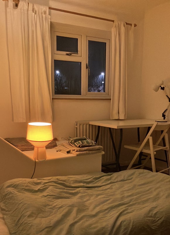 'Double room in quiet house share zone 3' Room to Rent from SpareRoom