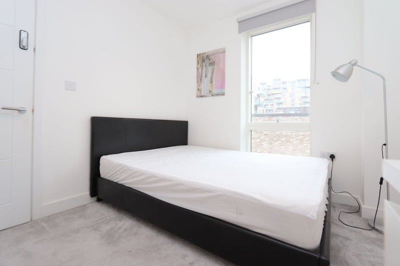 'Amazing room in outstanding luxury House! ' Room to Rent from SpareRoom