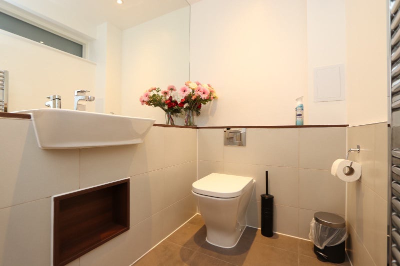 'Amazing room in outstanding luxury House! ' Room to Rent from SpareRoom