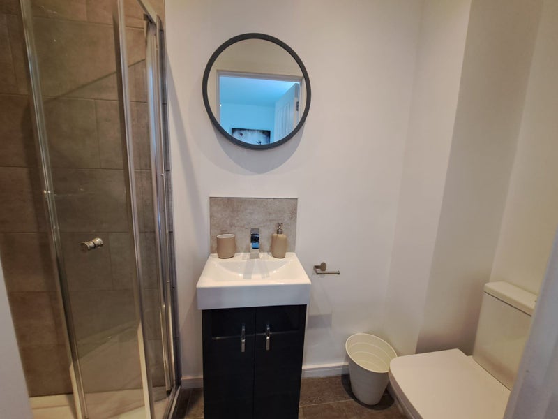 'Double Ensuite Room All Bills Included ' Room to Rent from SpareRoom