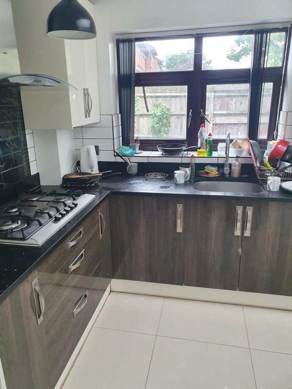 'Furnished double room E15 West Ham' Room to Rent from SpareRoom