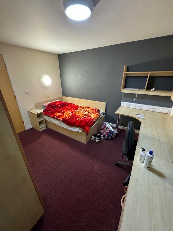 'EnSuite Room Sheffield City Center' Room to Rent from SpareRoom