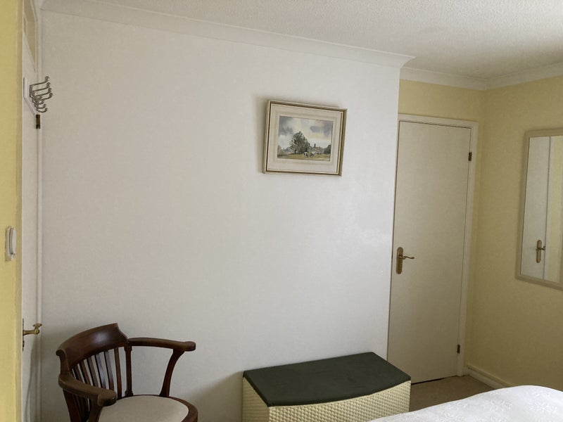 'Self contained bed, sitting room & Room to Rent from