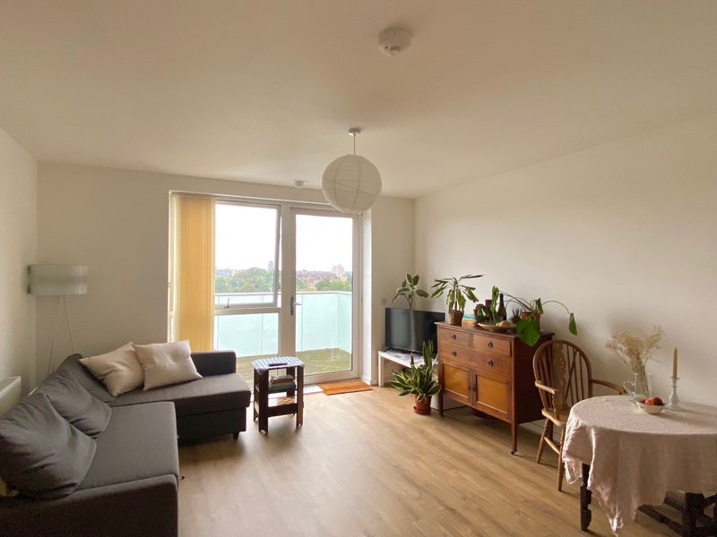 'Double Room with Own Bathroom in Seven Sisters' Room to Rent from