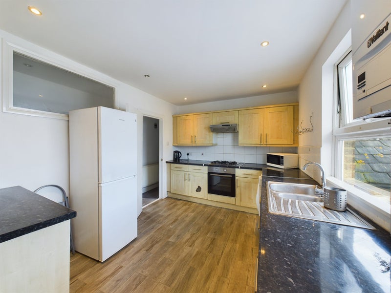 'Surbiton Road, Kingston upon Thames, Surrey, KT1' Room to Rent from