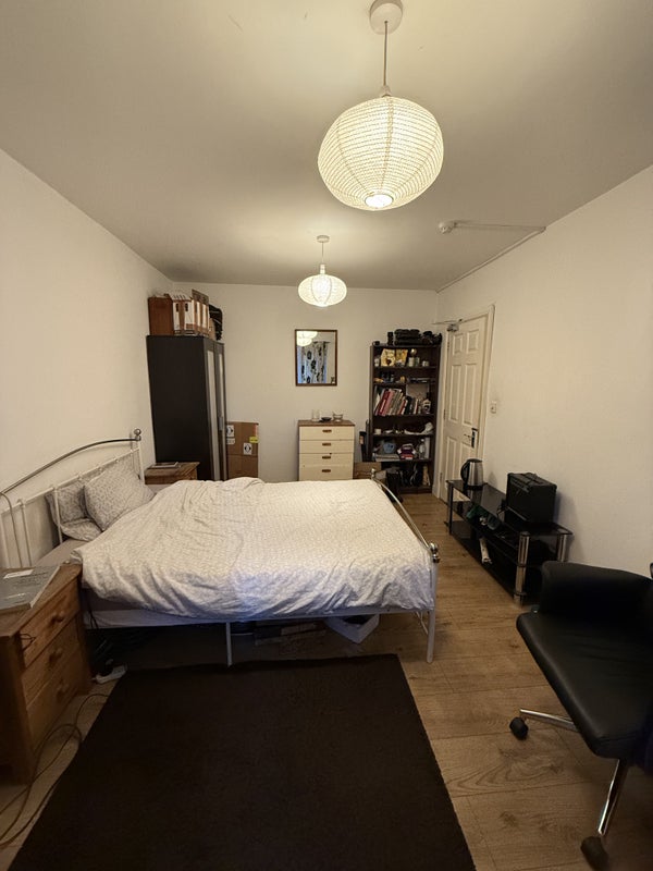 Photo 1: Extra spacious!