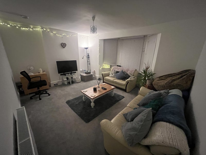 'Double room to rent, Wellington Road' Room to Rent from SpareRoom