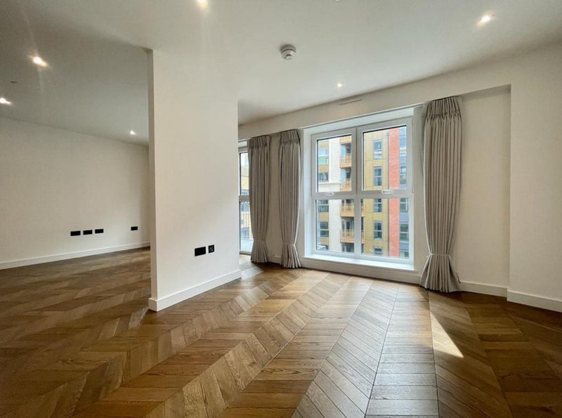 'Royal Exchange 102squaremeter' Room to Rent from SpareRoom