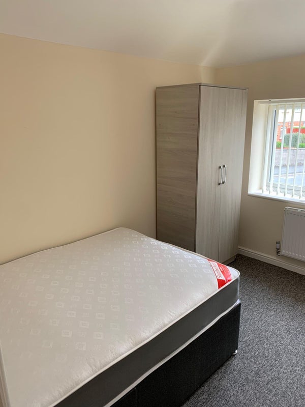 '1 or 2 Double Rooms for Rent in Southmead' Room to Rent from SpareRoom