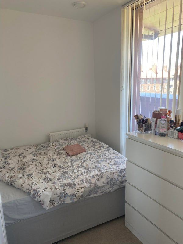 'Ensuite room in Zone 1 Elephant and Castle ' Room to Rent from SpareRoom