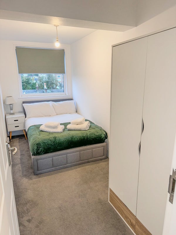 '3 Bedroom Apartment In Brighton And Hove All Bil' Room to Rent from