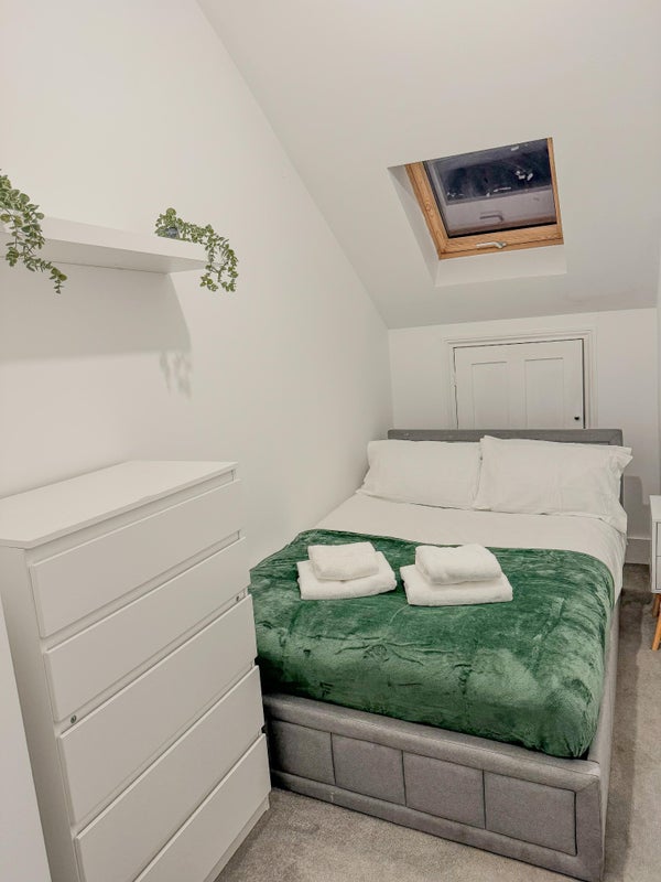 '3 Bedroom Apartment In Brighton And Hove All Bil' Room to Rent from