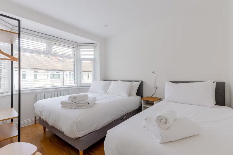 'Spacious 4Bedroom House for Rent Prime Location' Room to Rent from