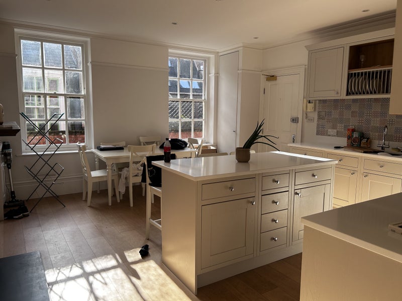 'Beautiful Apartment in Covent Garden' Room to Rent from SpareRoom