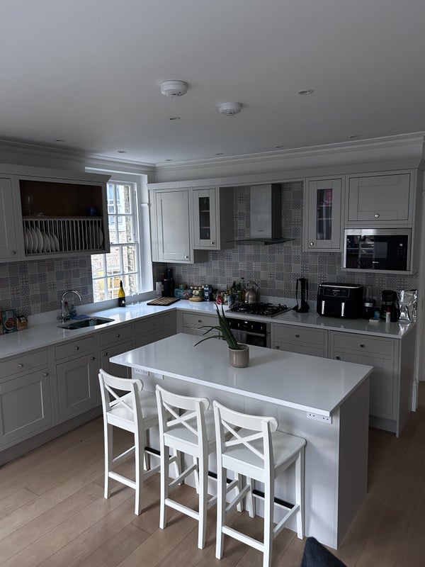 'Beautiful Apartment in Covent Garden' Room to Rent from SpareRoom