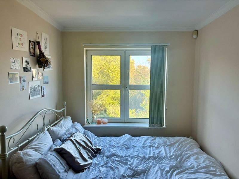 Photo 1: The double bedroom