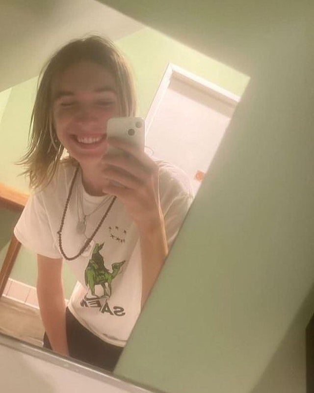 Photo 1: Long hair Dont care vibez