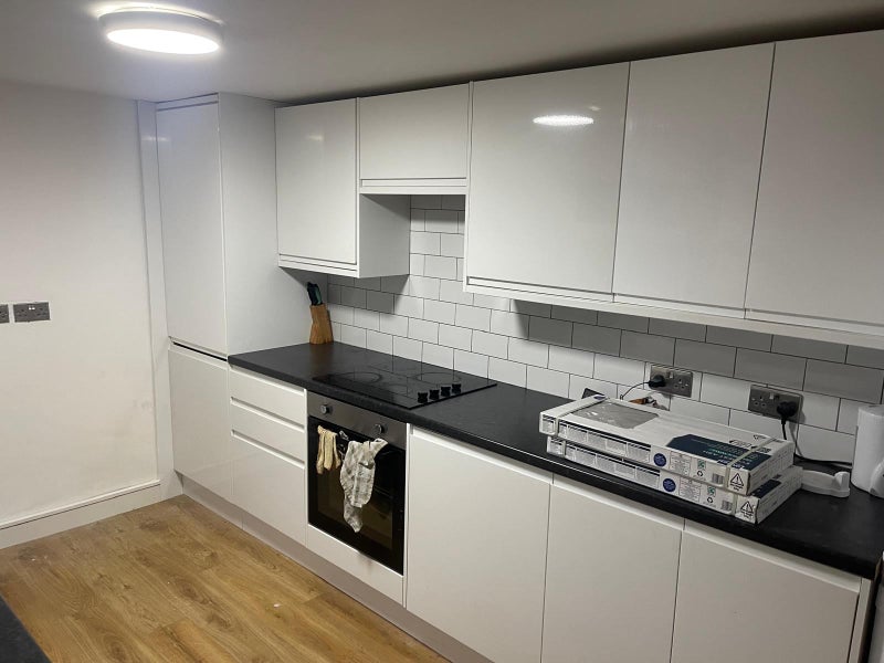 Photo 1: Kitchen