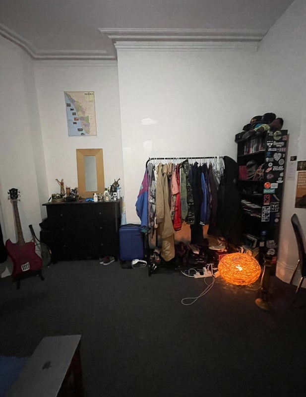 'Lovely big room w/ Sea view, short let ' Room to Rent from SpareRoom