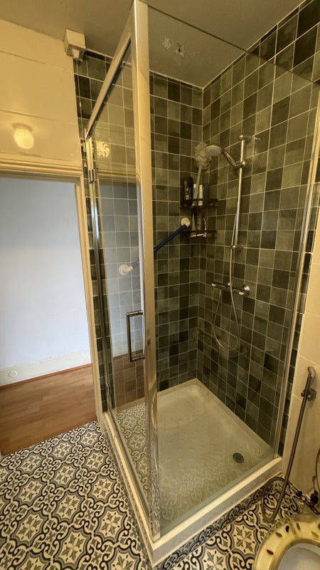 Apartment in London, London Borough of Ealing - More