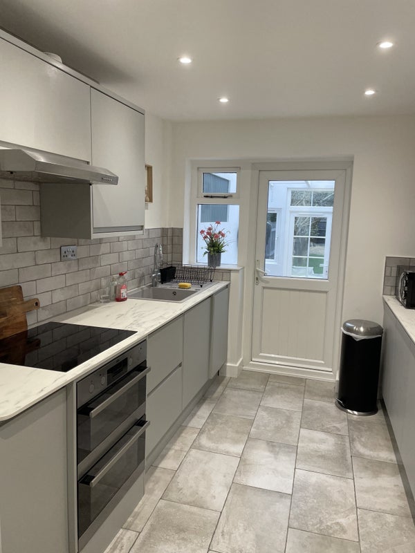 'Newly Refurbished Double Room in Bicester' Room to Rent from SpareRoom