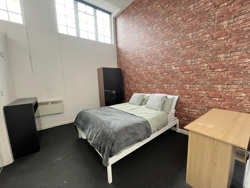 Photo 1: Room 4 with ensuite