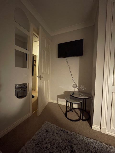Photo 6: Own Lounge