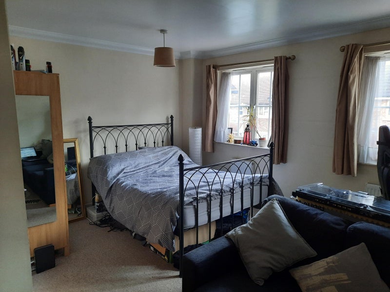 Photo 1: Bed Sitting Room (1) on Floor Plan