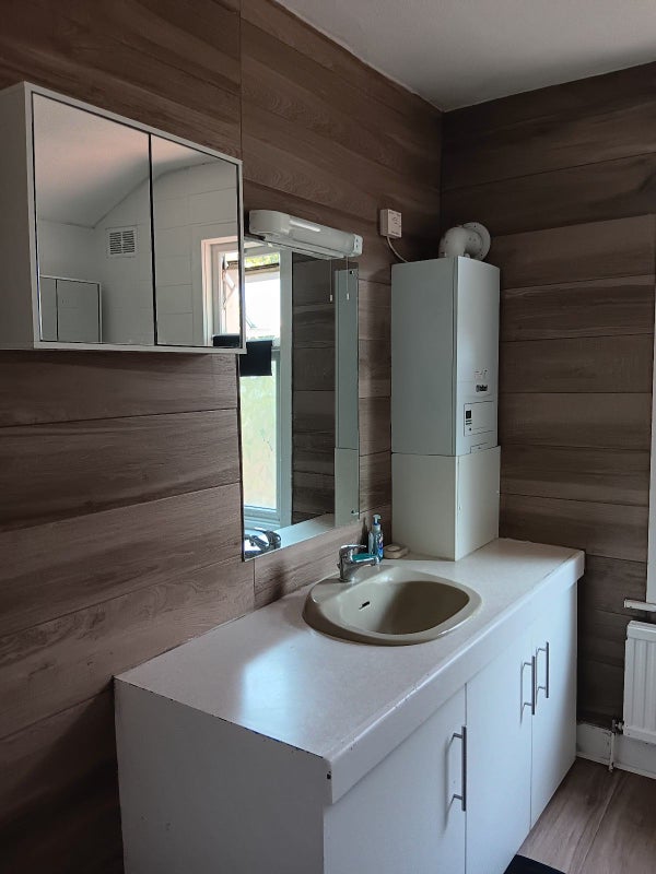 Photo 2: Large Bathroom 