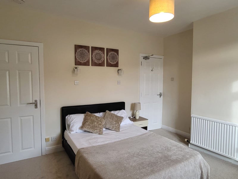 Photo 1: Room 2 - Available