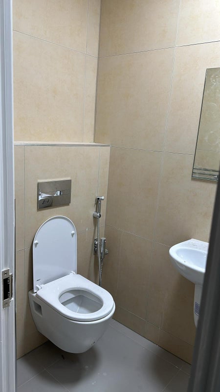 Photo 8: Bathroom / Towel Warmer / Wash basin / Toilet Seat 