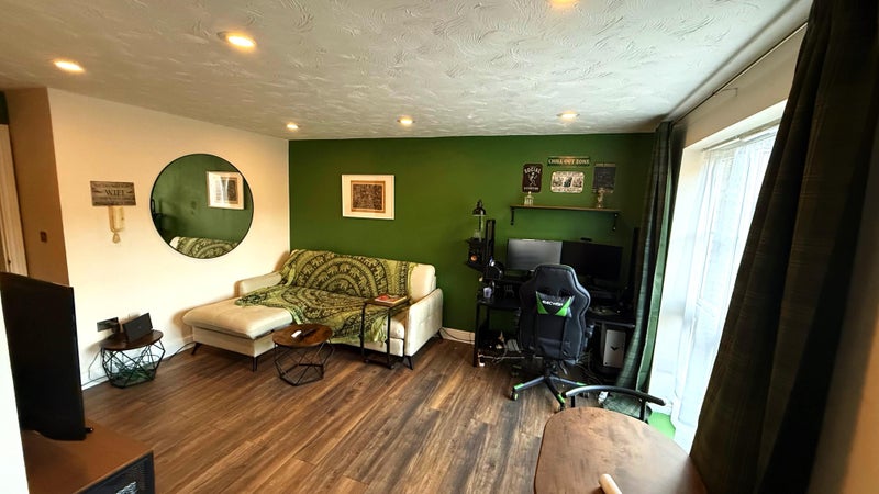 Photo 1: Living Room 