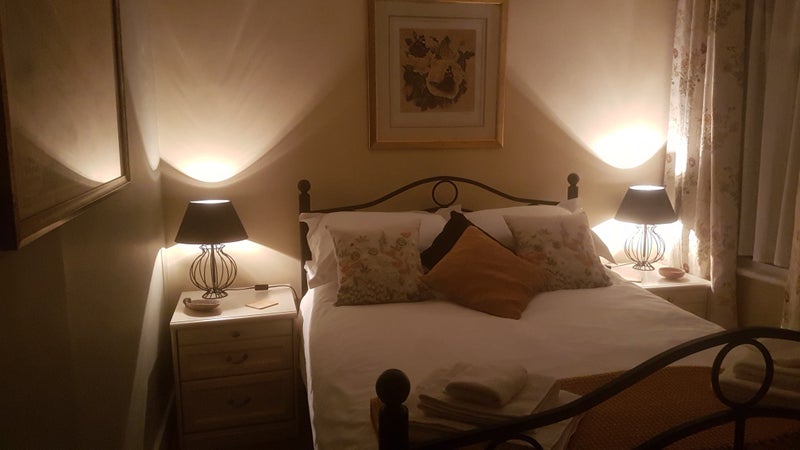 Photo 8: Bedroom