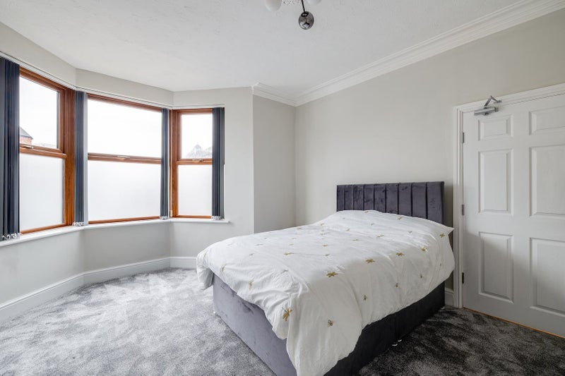 Photo 1: Room 1