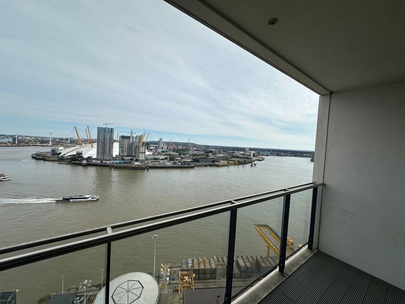 'Superb Rooms With BALCONY' Room to Rent from SpareRoom