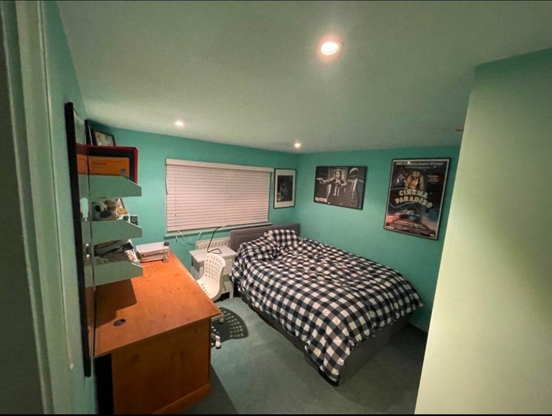 Photo 1: Room (Yours)