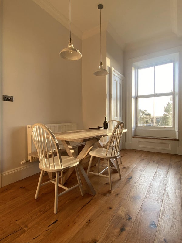 Photo 1: Kitchen