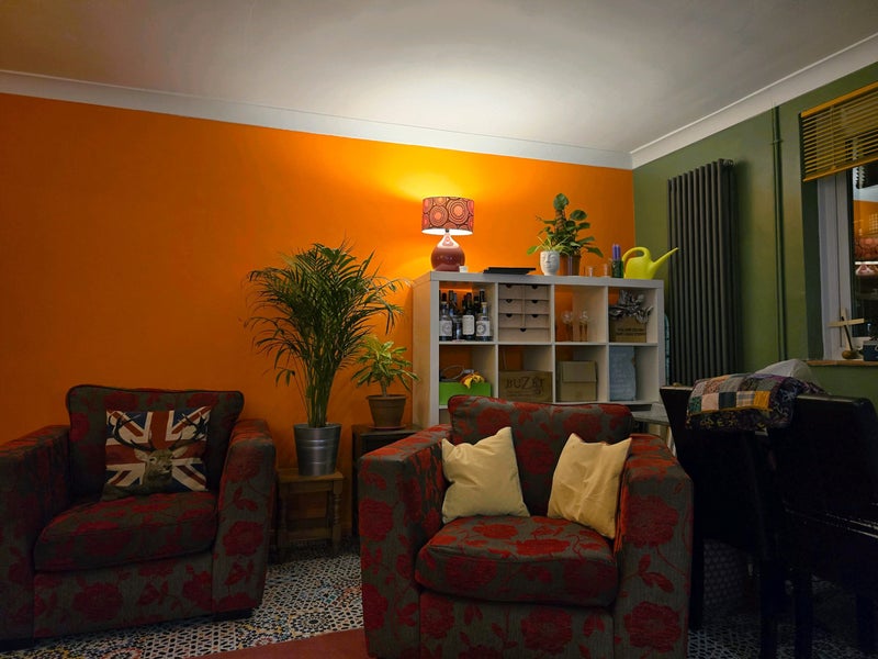 Photo 1: Lounge