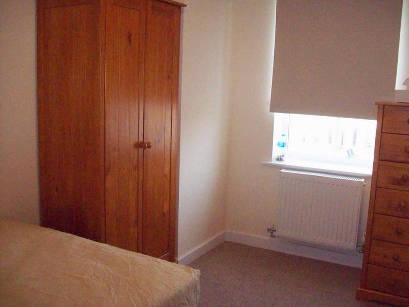 Photo 1: Cosy double ensuite room - furnished