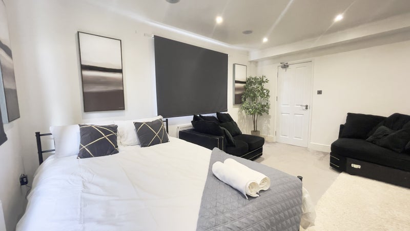 Photo 1: Self Contained Living room/Bedroom