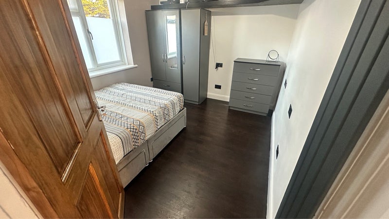 Photo 1: Room (Yours)