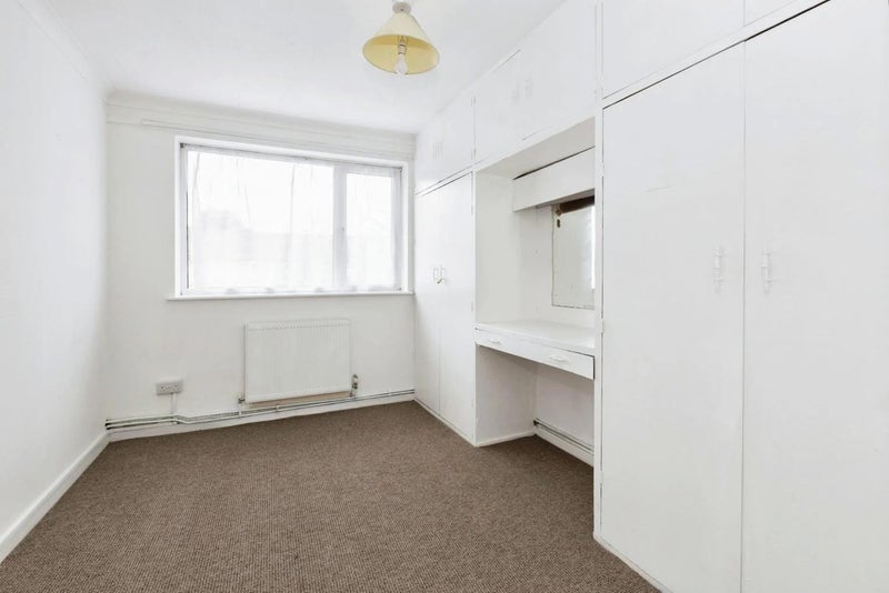 Photo 1: Room 1