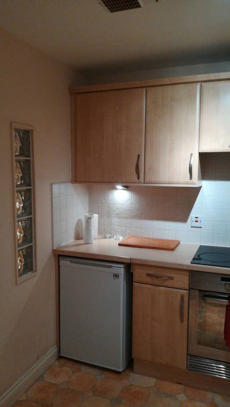 Photo 5: Kitchen