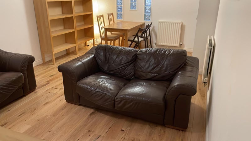 Photo 6: Living Room