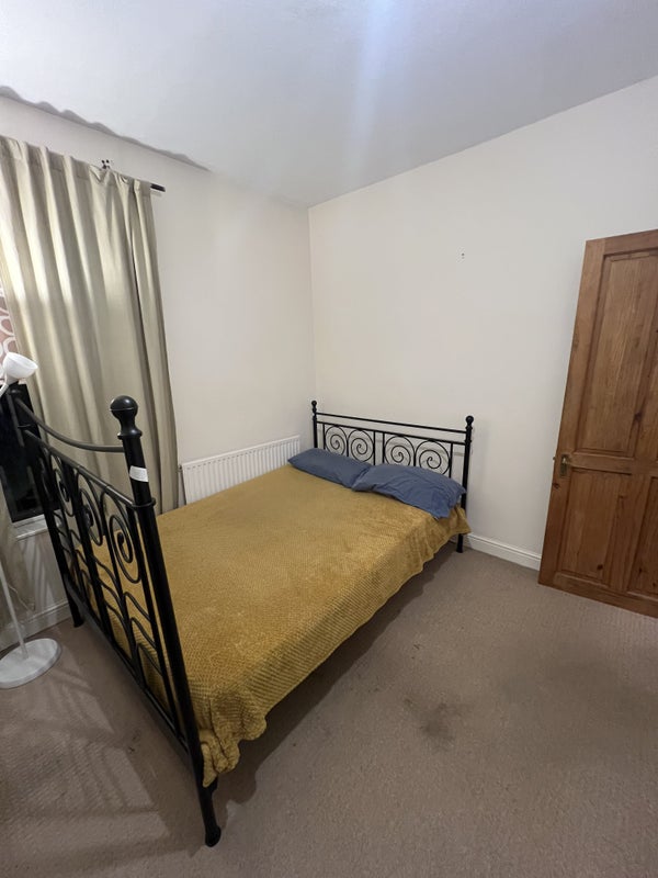 Photo 1: Bedroom