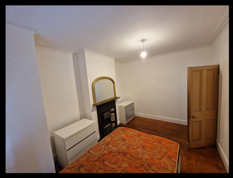 Photo 1: When rooms empty