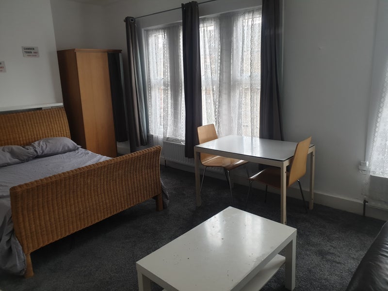 Photo 1: Twin room
