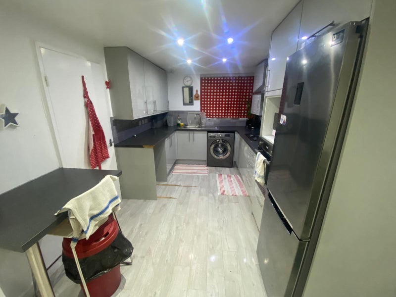 Photo 1: Kitchen